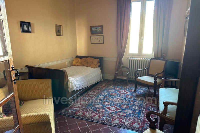 Maison - 335 m² - 15 pièces