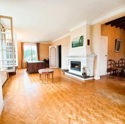 Maison - 160 m² - 7 pièces