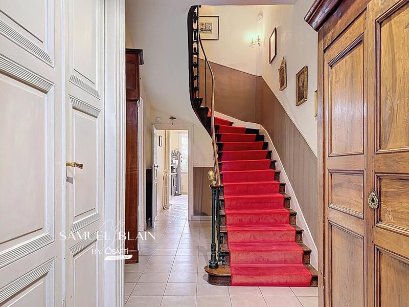 Maison - 200 m² - 9 pièces