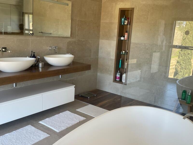 Maison - 270 m² - 6 pièces