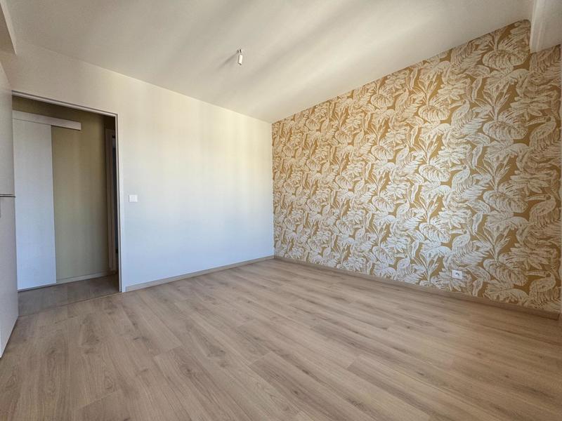 Appartement - 80 m² - 7 pièces