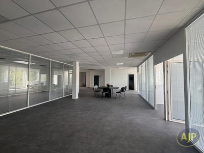 Local d'activité / Entrepôt - 192 m²