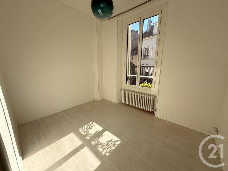 Appartement - 95 m² - 6 pièces