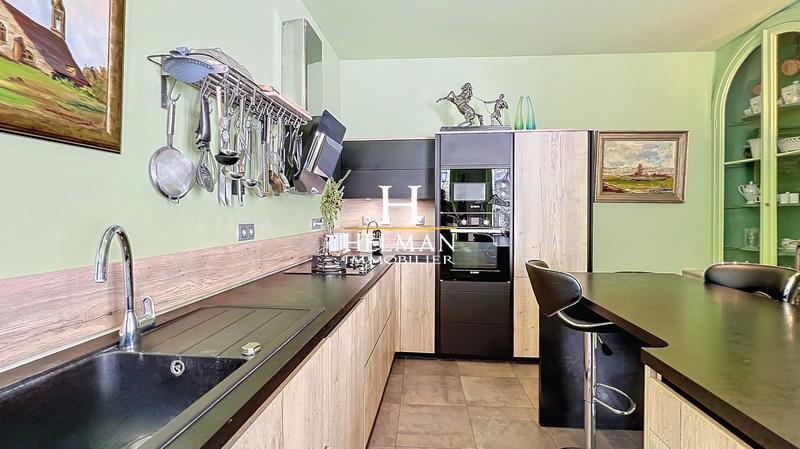 Maison - 231 m² - 8 pièces