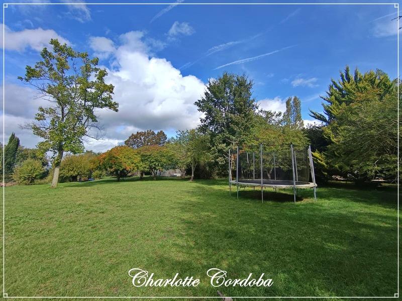 Maison - 313 m² - 10 pièces