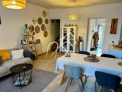 Maison - 90 m² - 5 pièces