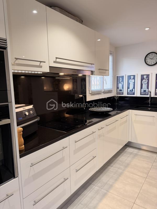 Villa - 202 m² - 10 pièces