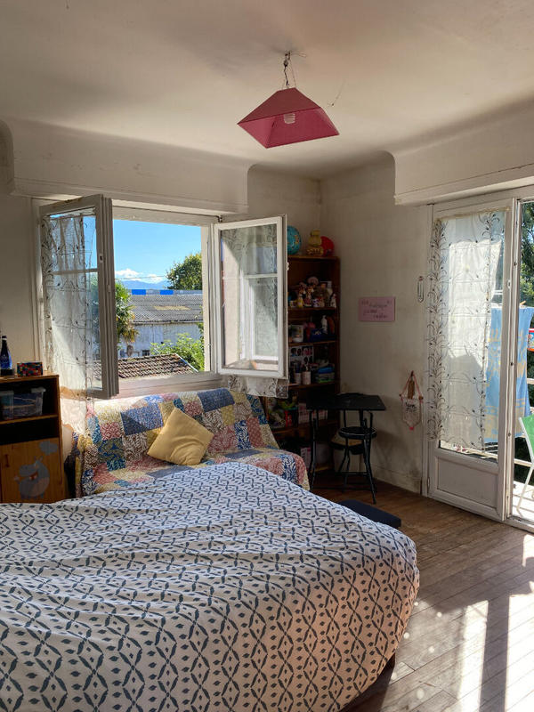 Maison - 180 m² - 9 pièces