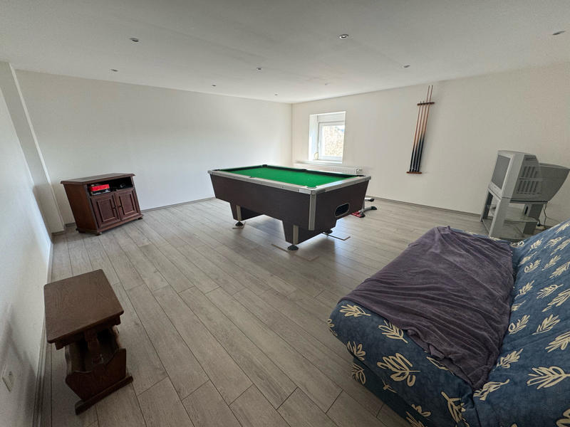 Maison - 220 m² - 8 pièces