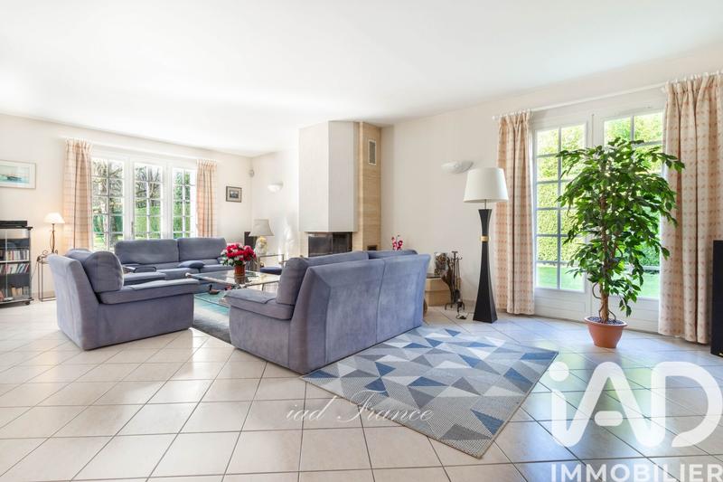 Maison - 246 m² - 9 pièces