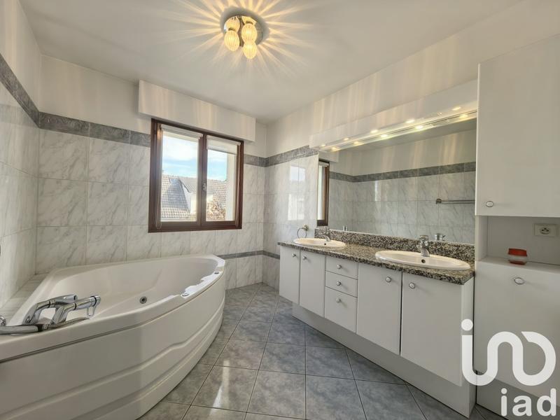 Maison - 160 m² - 7 pièces