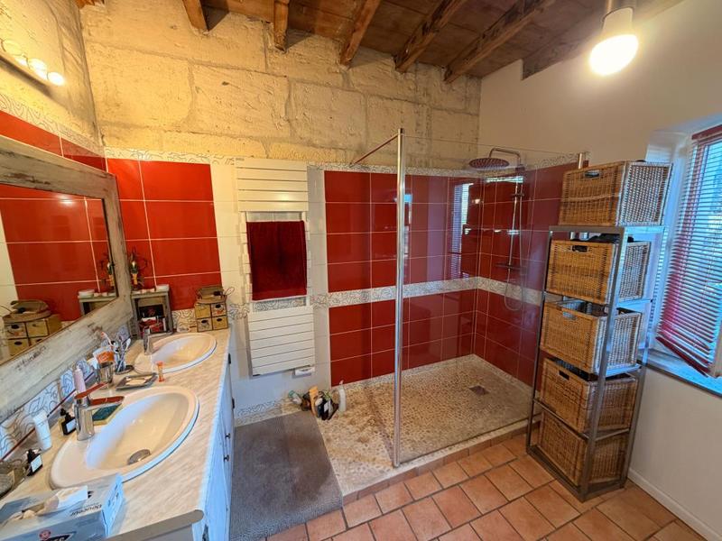 Maison - 220 m² - 6 pièces