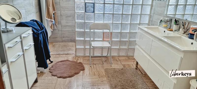 Propriété - 230 m² - 10 pièces