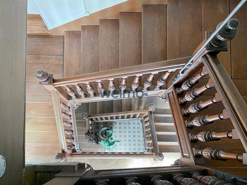 Maison - 400 m² - 11 pièces