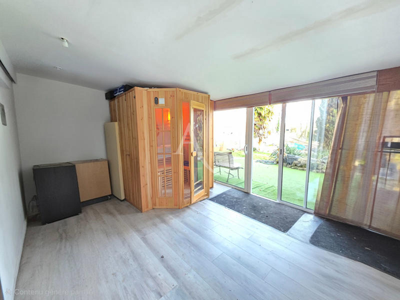 Maison - 202 m² - 6 pièces