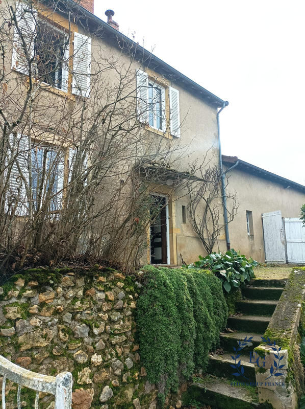 Maison traditionnelle - 104 m² - 4 pièces