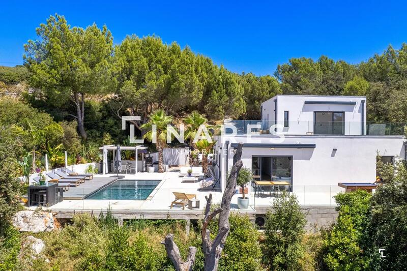 Maison - 140 m² - 5 pièces