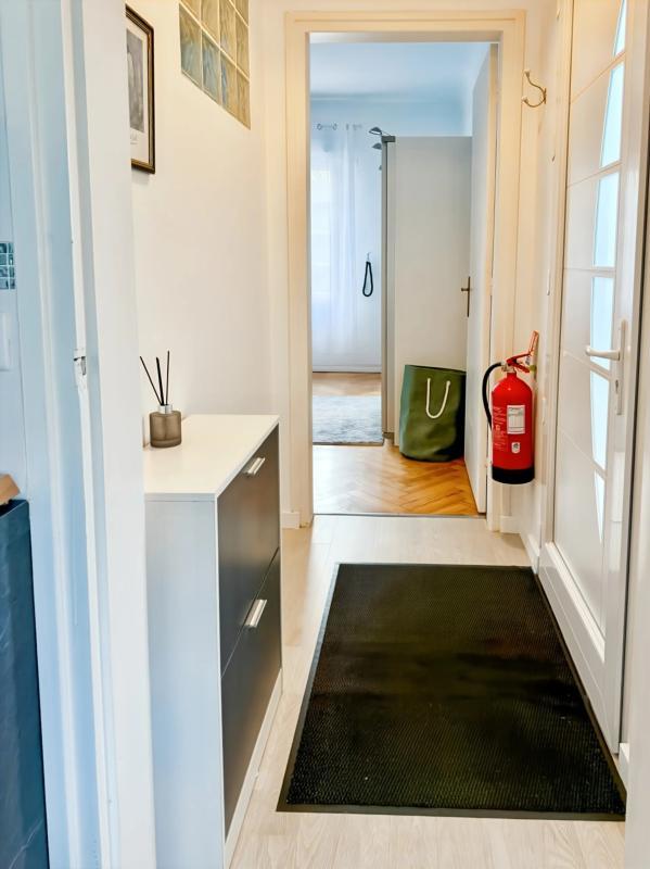 Maison - 235 m² - 10 pièces