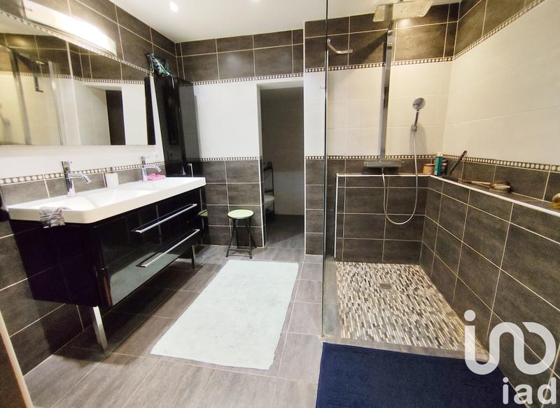 Maison - 282 m² - 9 pièces