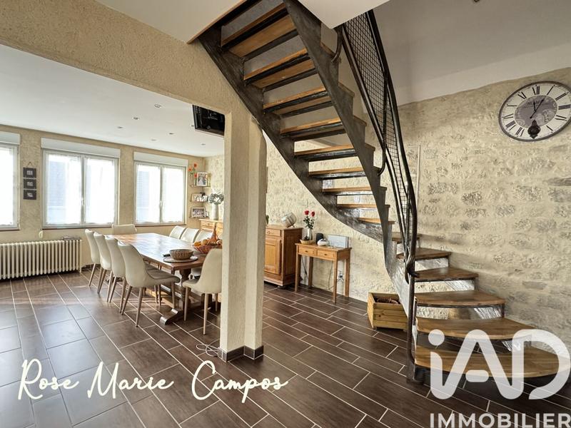 Maison - 242 m² - 11 pièces