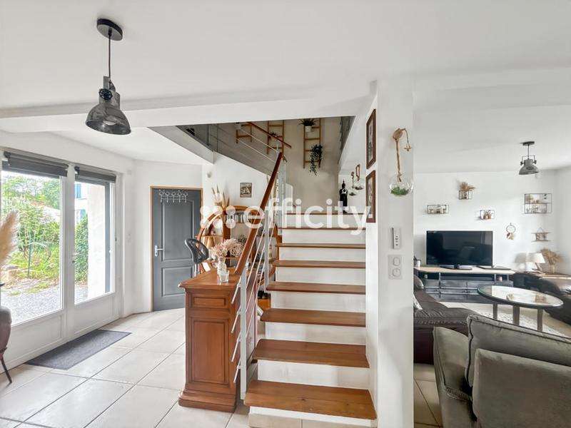 Maison - 192 m² - 6 pièces