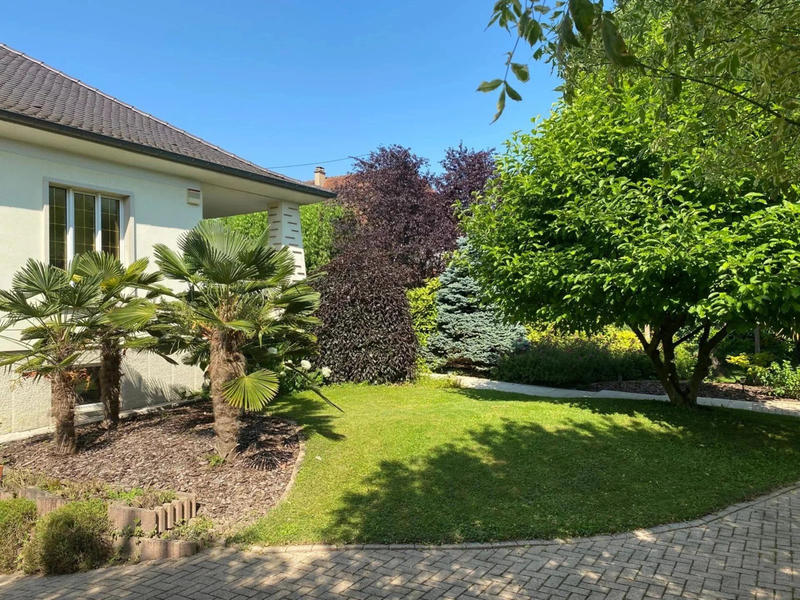 Maison - 226 m² - 7 pièces