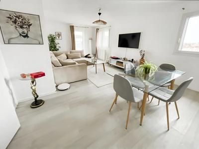 Appartement - 82 m² - 4 pièces