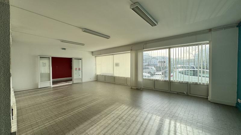 Local commercial - 210 m² - 4 pièces