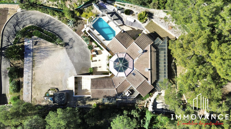 Villa - 200 m² - 8 pièces