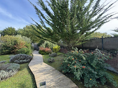 Propriété - 295 m² - 12 pièces