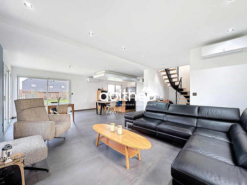 Maison - 140 m² - 6 pièces