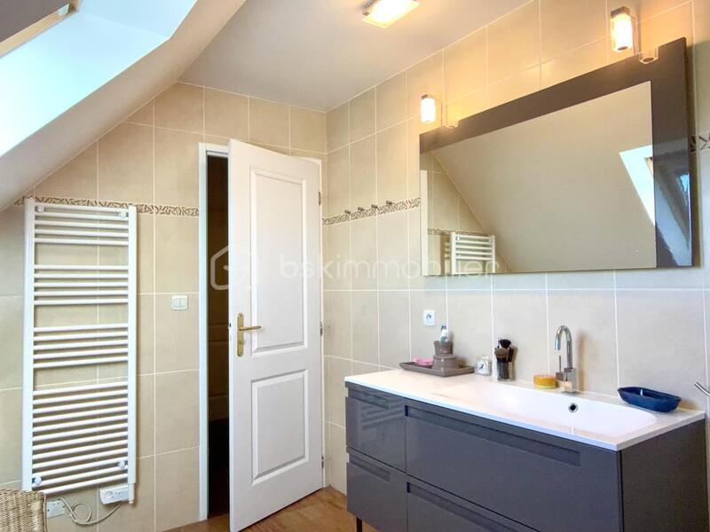 Maison traditionnelle - 105 m² - 5 pièces