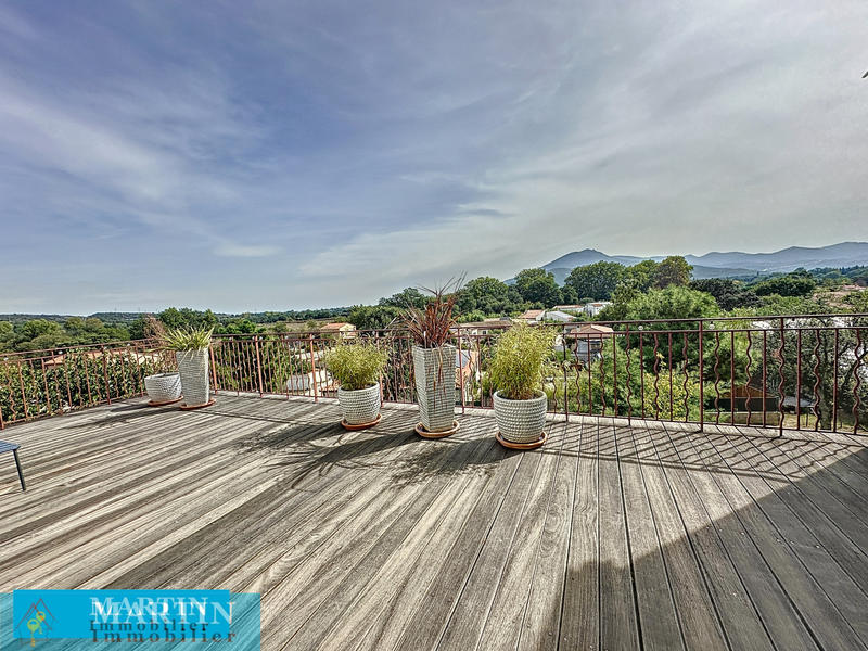 Villa - 325 m² - 10 pièces