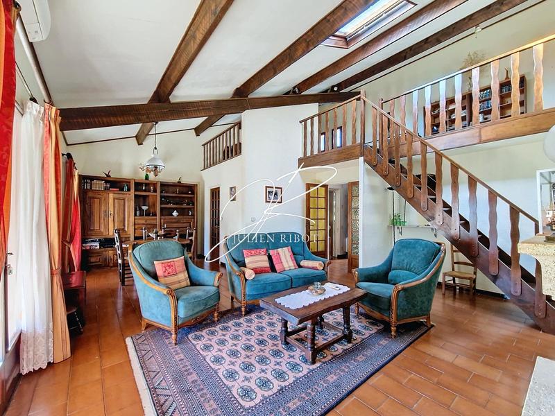 Maison - 139 m² - 5 pièces