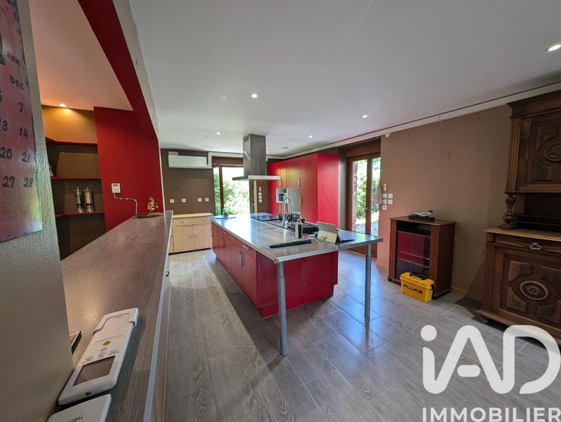 Maison - 180 m² - 5 pièces