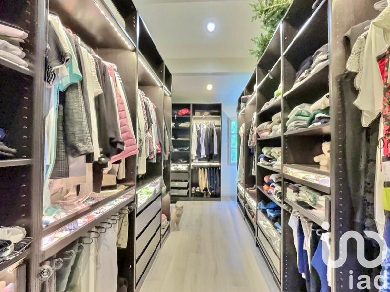 Maison - 332 m² - 10 pièces