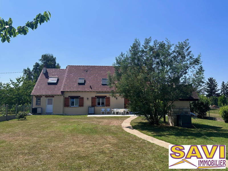 Maison traditionnelle - 174 m² - 8 pièces