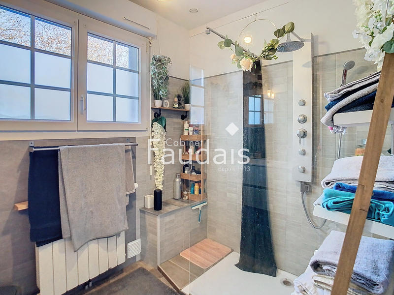 Maison - 107 m² - 6 pièces