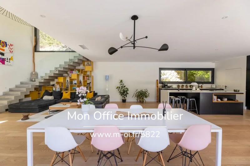 Maison - 178 m² - 5 pièces