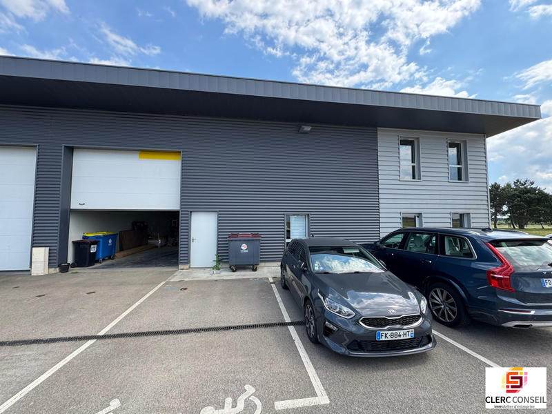 Local d'activités - 357 m²