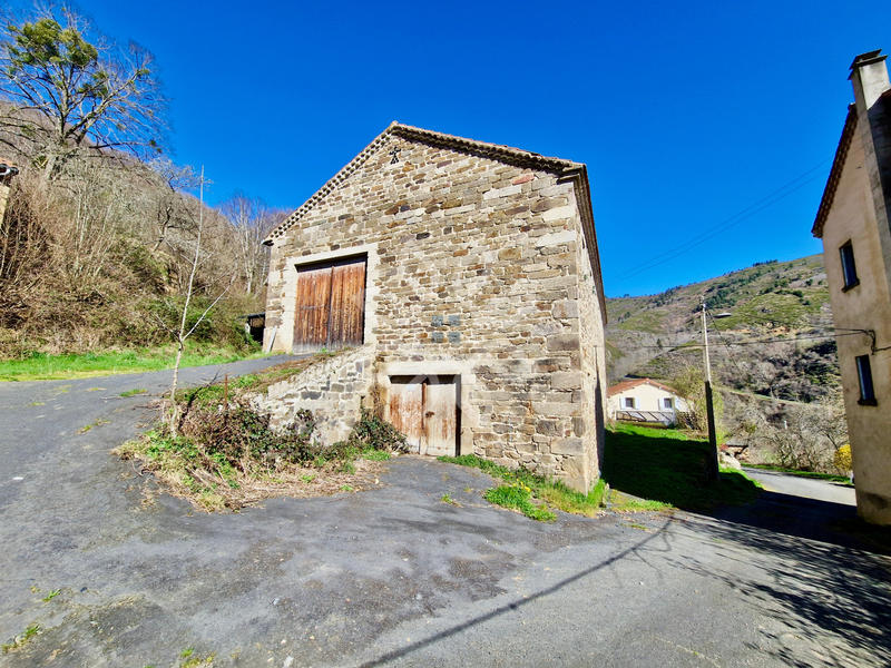 Propriété - 300 m² - 10 pièces