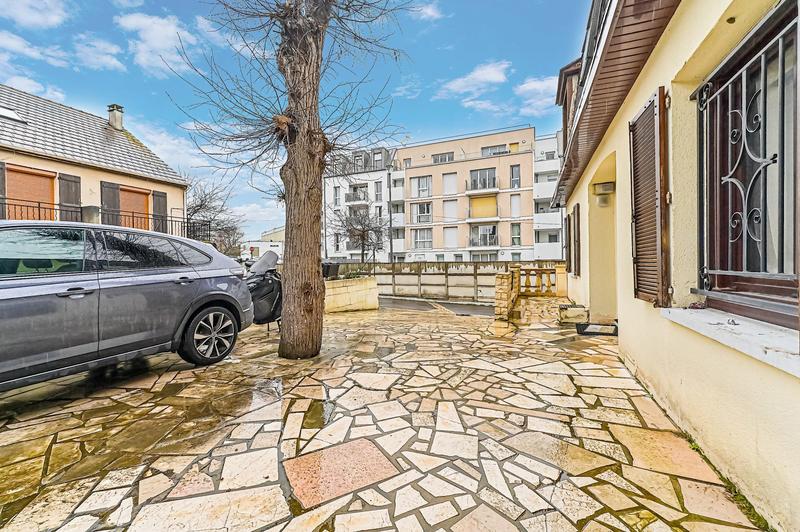 Maison contemporaine - 240 m² - 7 pièces