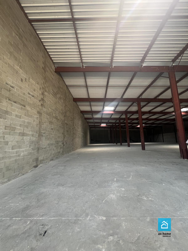 Local d'activités - 329 m²