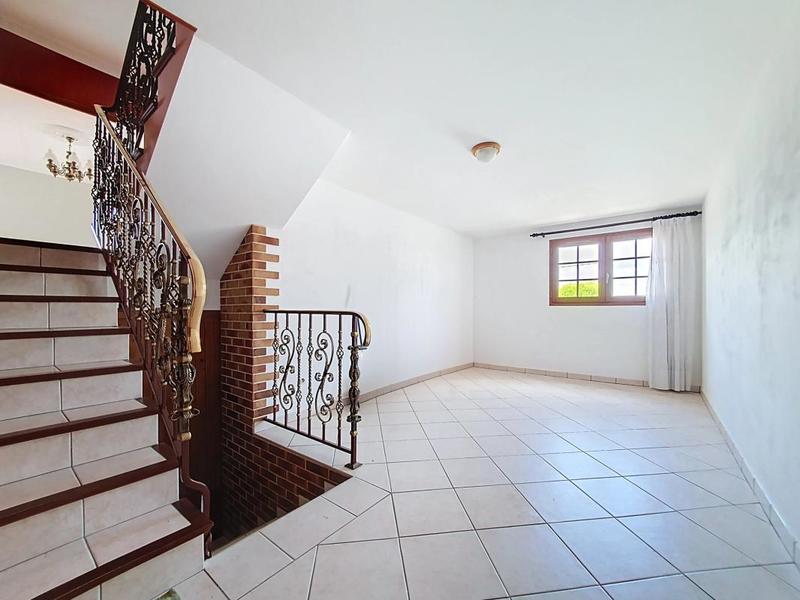 Maison - 271 m² - 5 pièces