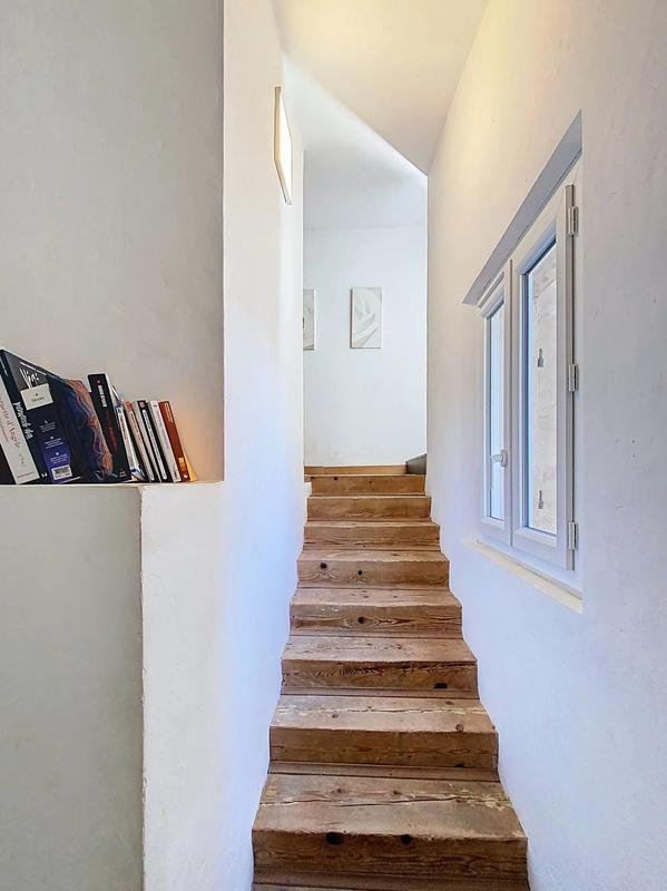 Maison - 214 m² - 6 pièces