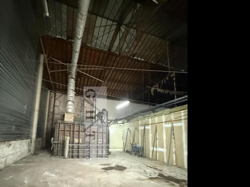 Local commercial - 2 076 m²