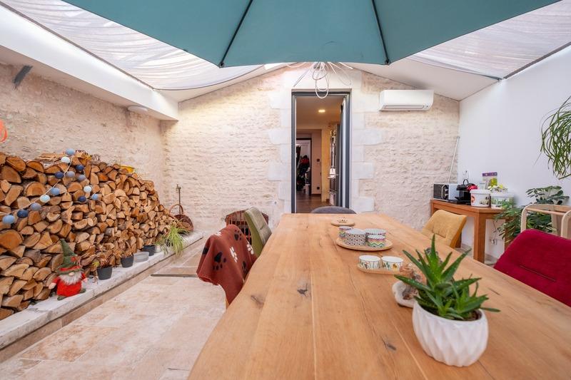 Maison en pierre - 207 m² - 7 pièces