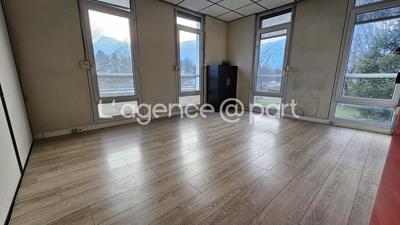 Bureau - 87 m² - 1 pièce