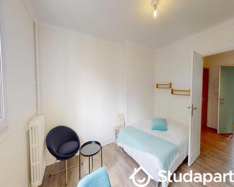 Chambre - 110 m² - 1 pièce