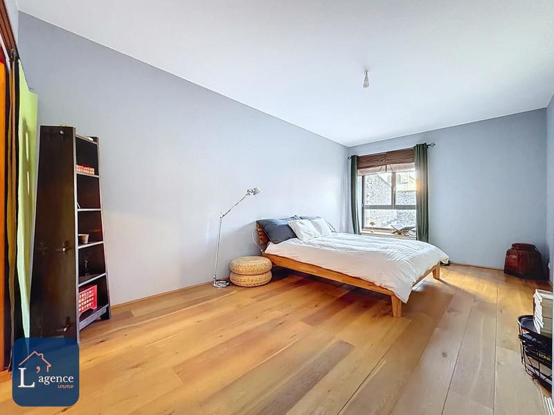 Maison contemporaine - 607 m² - 9 pièces